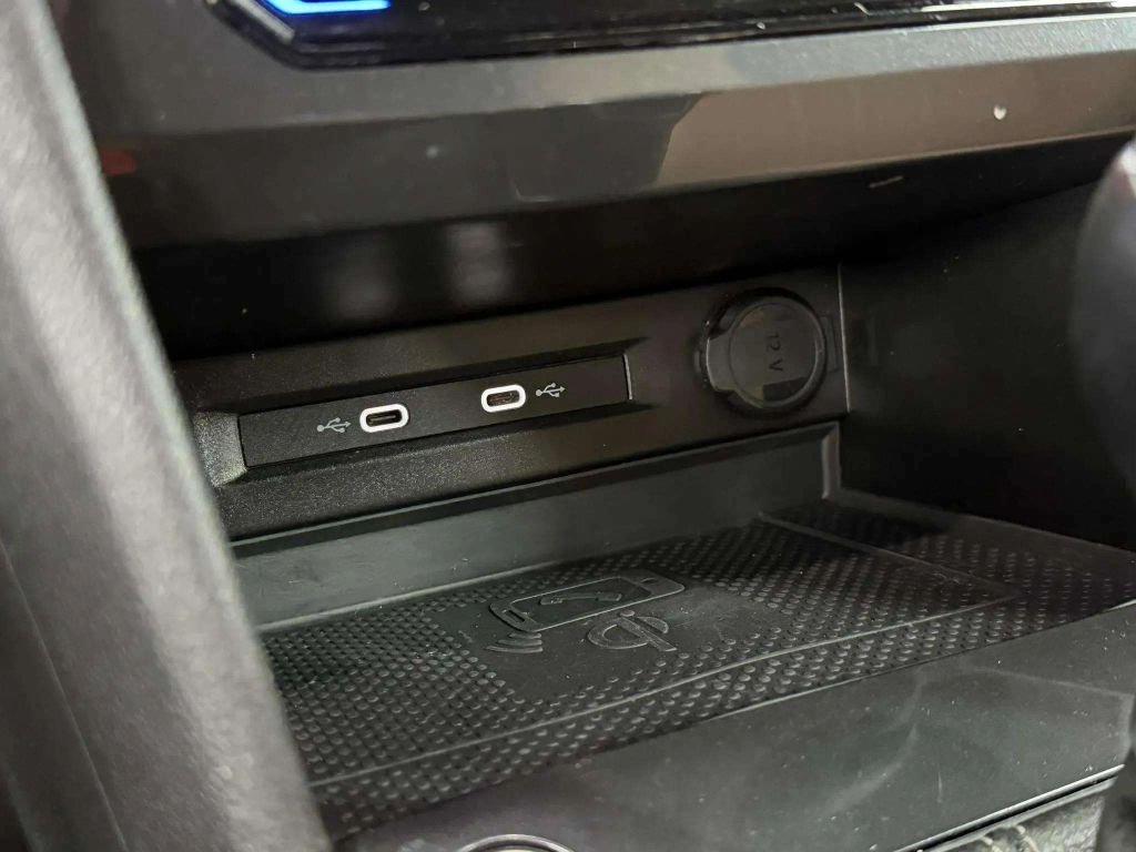 2022 Volkswagen Tiguan SE Sport Utility 4D