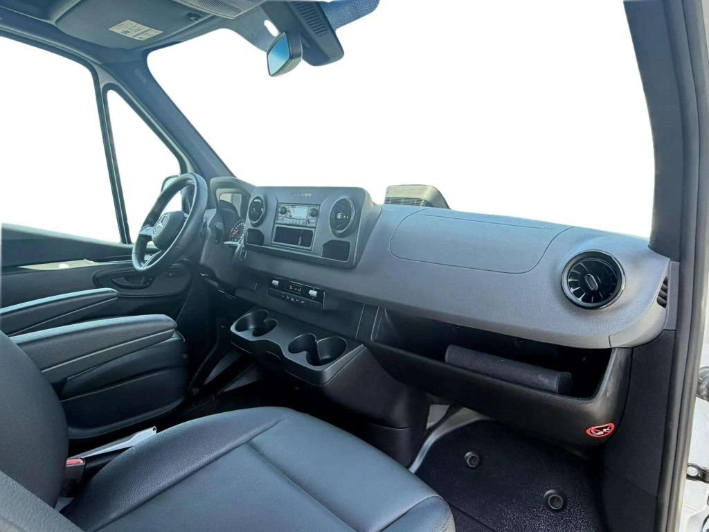 2025 Mercedes-Benz Sprinter 2500 Cargo Standard Roof w/144