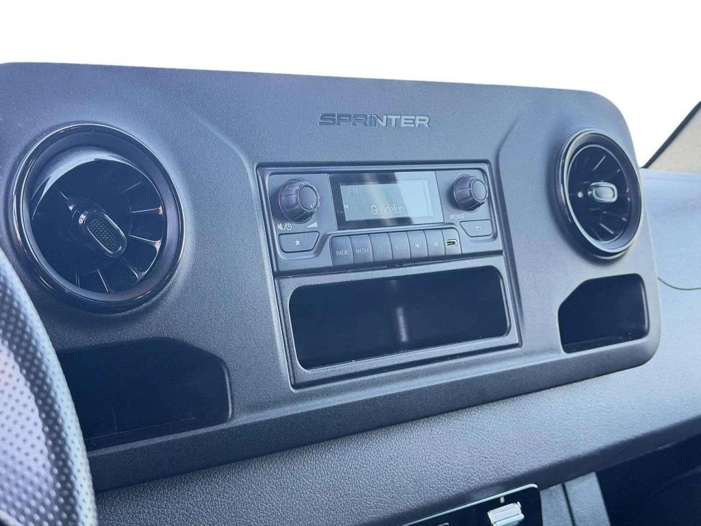 2025 Mercedes-Benz Sprinter 2500 Cargo Standard Roof w/144