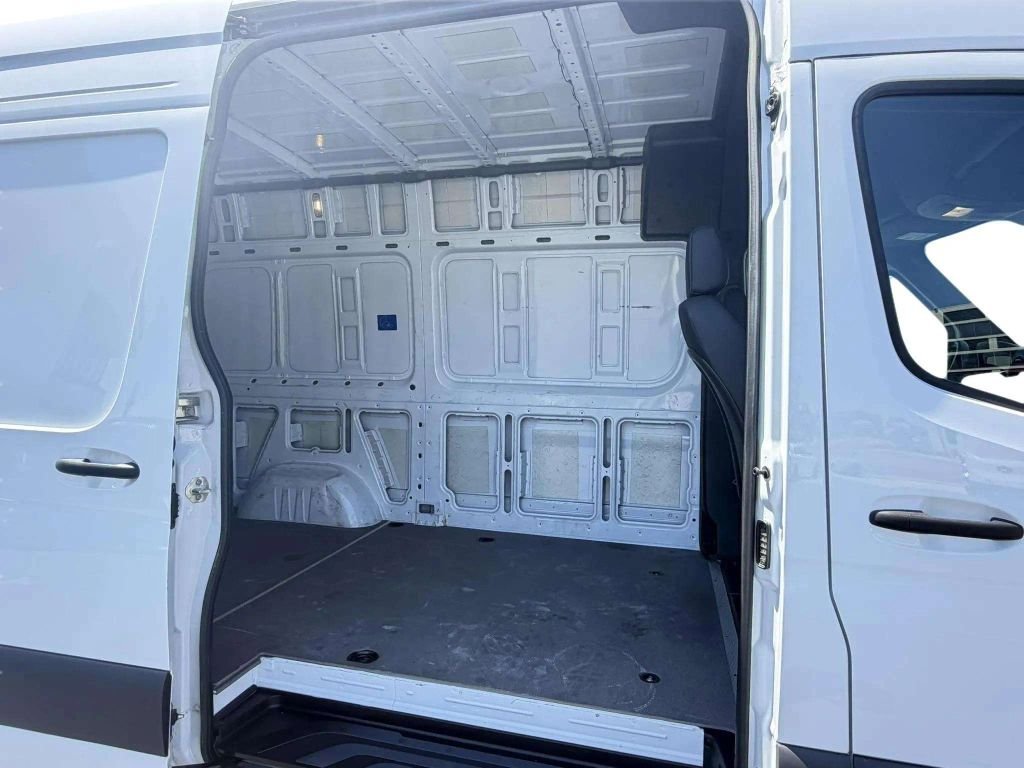 2025 Mercedes-Benz Sprinter 2500 Cargo Standard Roof w/144