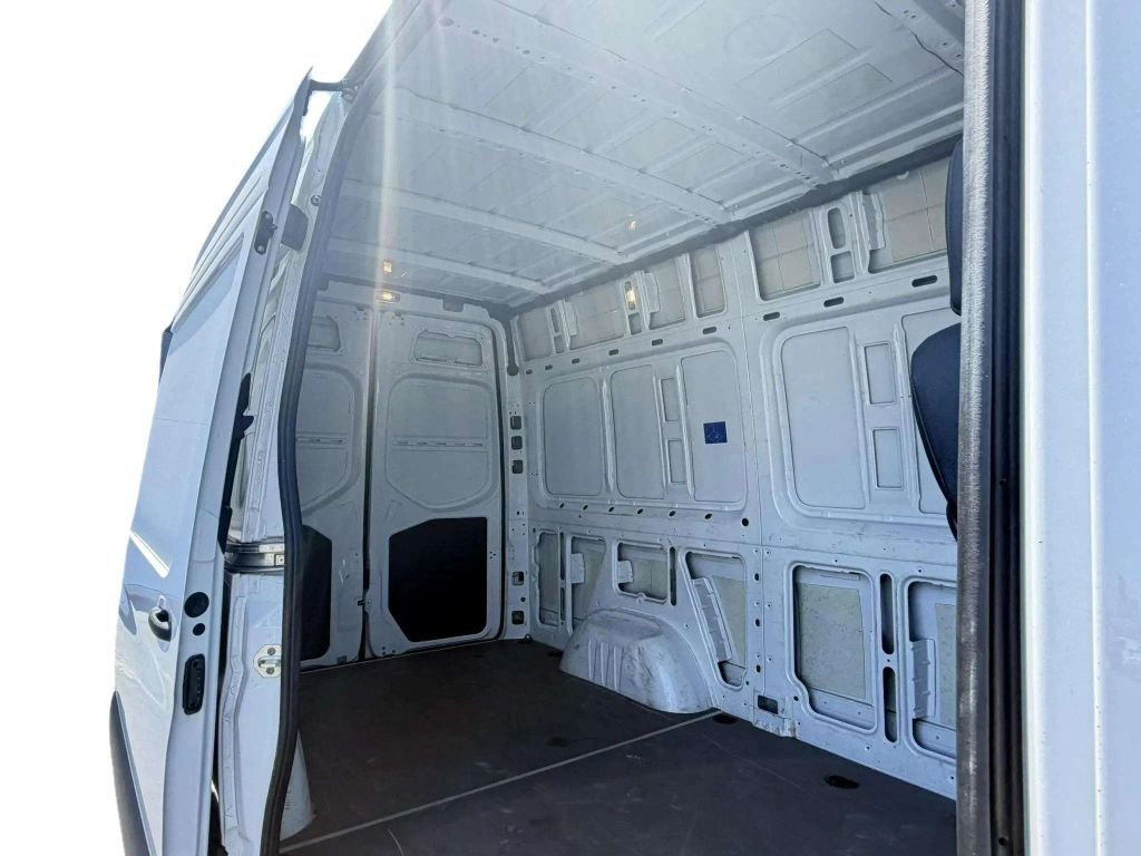2025 Mercedes-Benz Sprinter 2500 Cargo Standard Roof w/144
