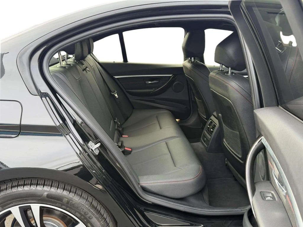 2018 BMW 3 Series 328d Sedan 4D