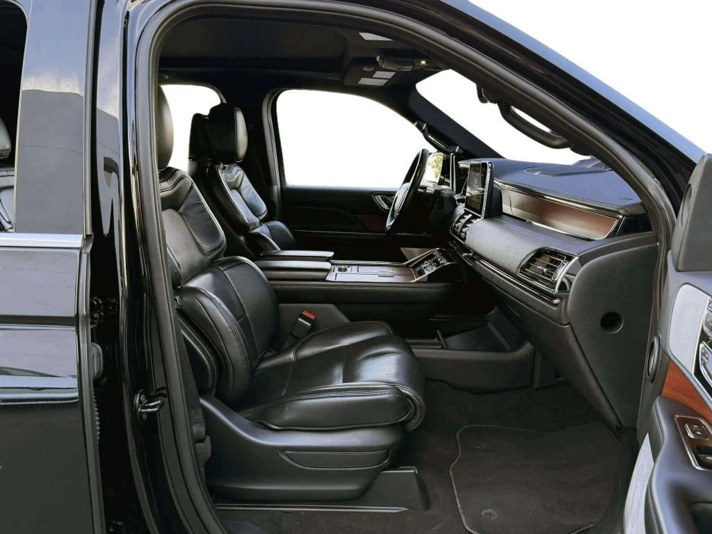 2020 Lincoln Navigator L Reserve Sport Utility 4D