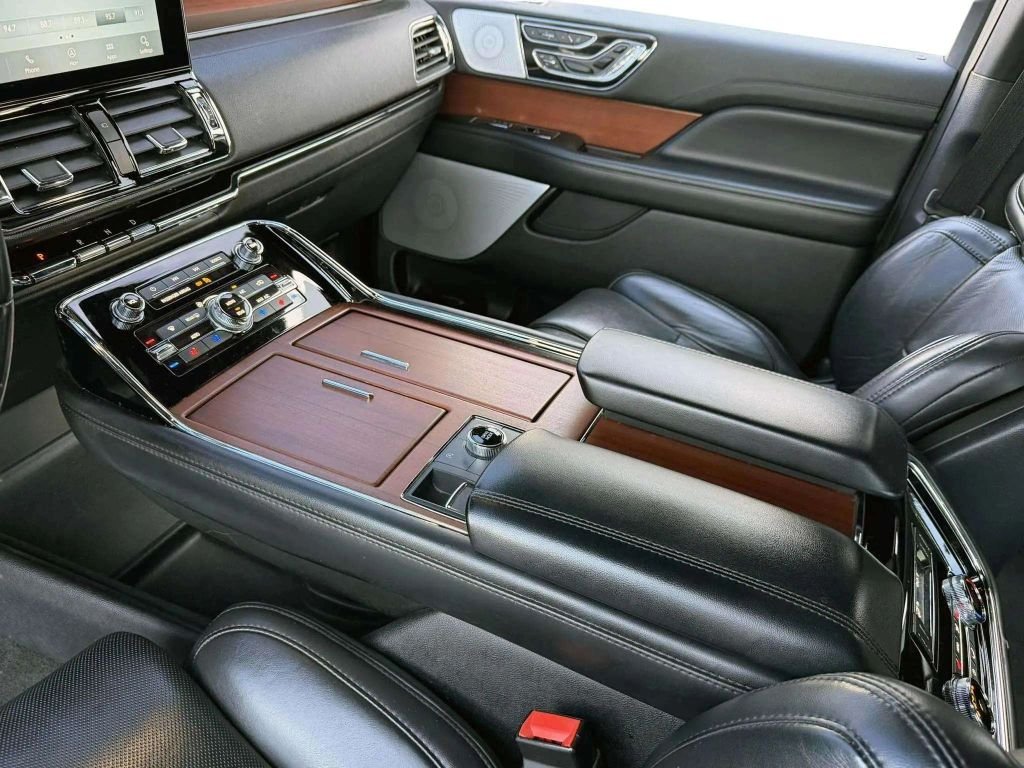 2020 Lincoln Navigator L Reserve Sport Utility 4D