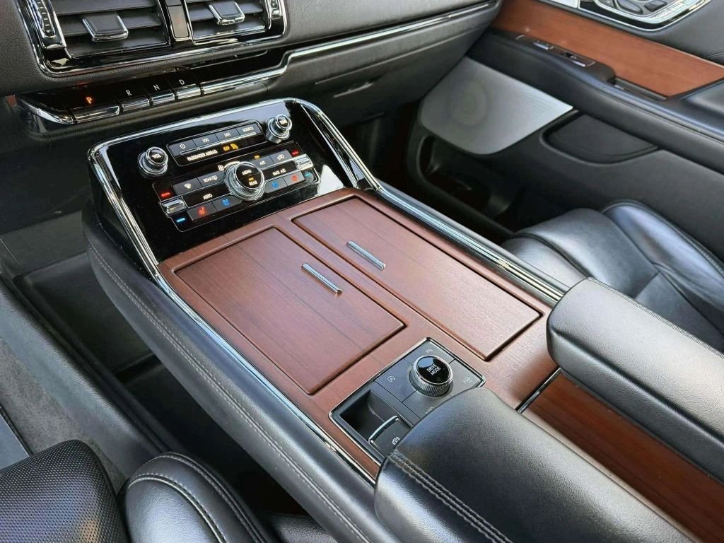 2020 Lincoln Navigator L Reserve Sport Utility 4D
