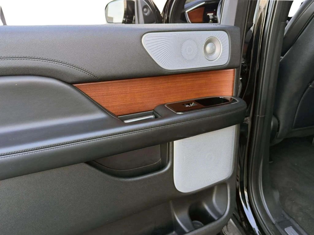 2020 Lincoln Navigator L Reserve Sport Utility 4D
