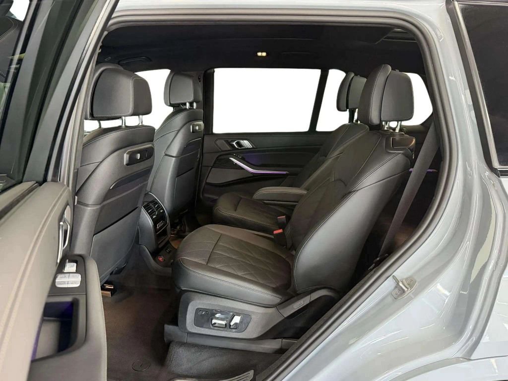 2023 BMW X7 xDrive40i Sport Utility 4D