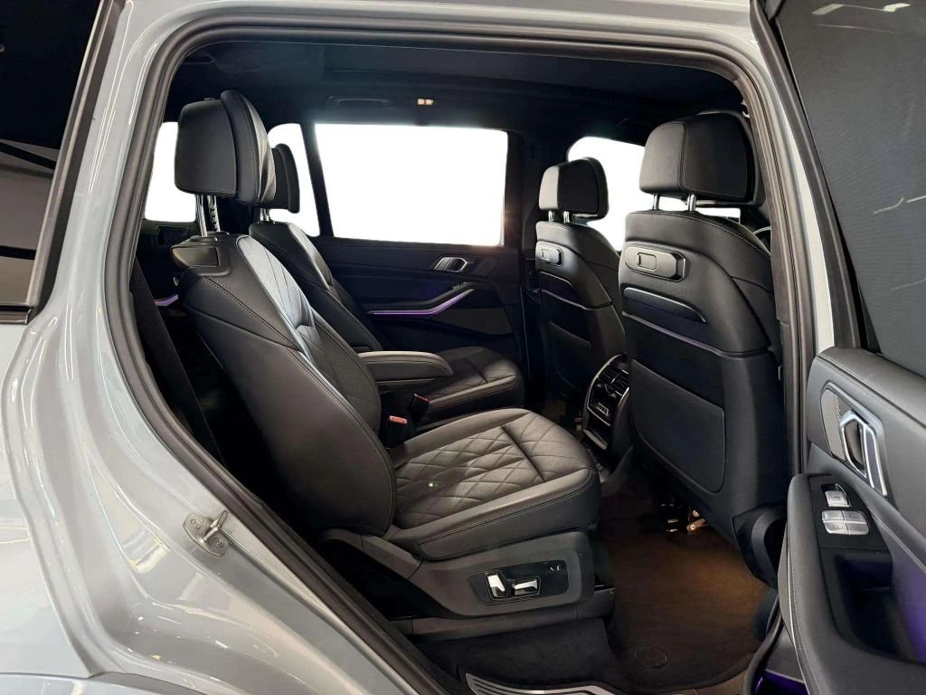 2023 BMW X7 xDrive40i Sport Utility 4D