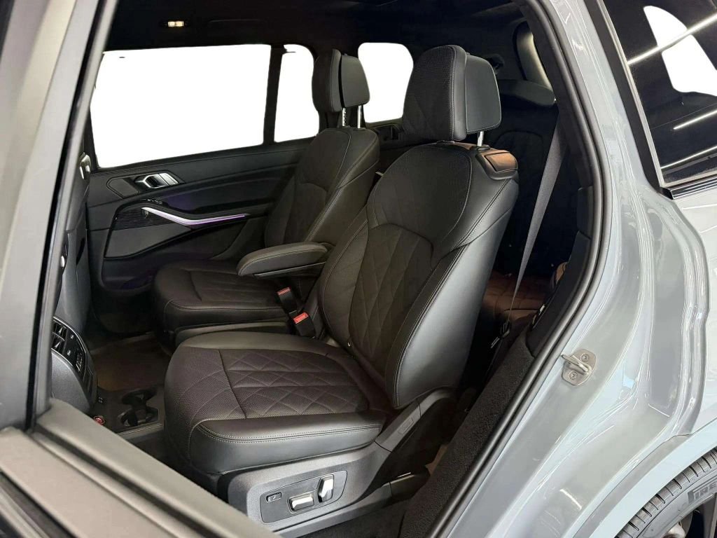 2023 BMW X7 xDrive40i Sport Utility 4D