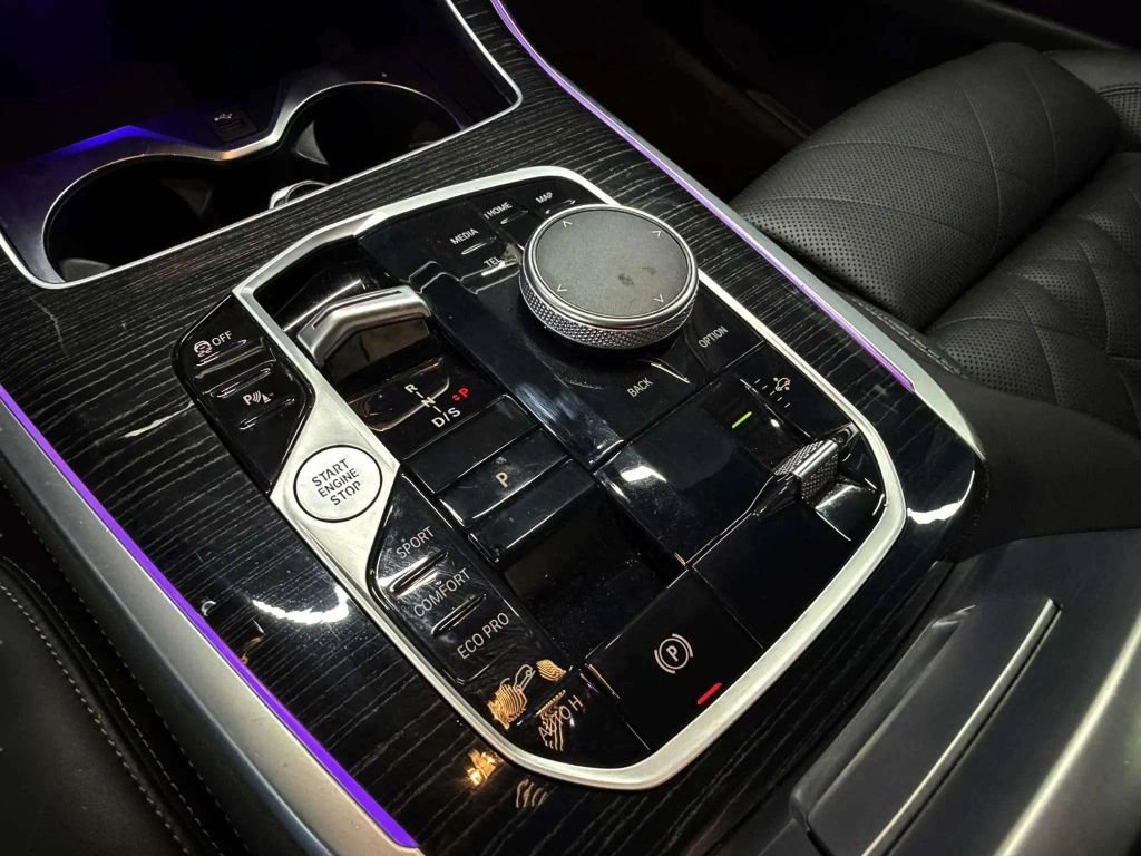 2023 BMW X7 xDrive40i Sport Utility 4D
